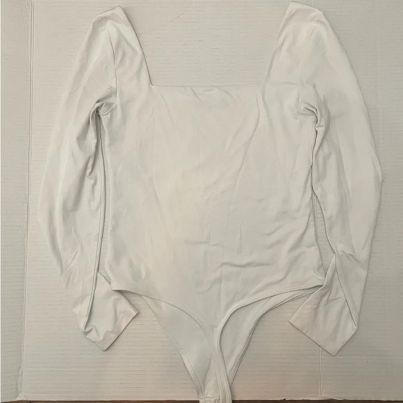 ⚪ Aritzia Babaton Women’s Contour Squareneck Longsleeve Bodysuit Size Large ⚪ - Picture 5 of 12